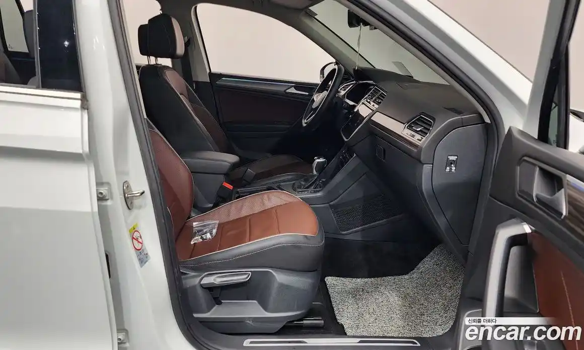 Volkswagen Tiguan 2023 2.0 Автомат в Москве № 199001, фото 18