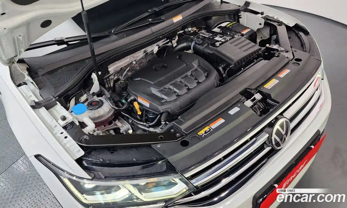 Volkswagen Tiguan 2023 2.0 Автомат в Москве № 199001, фото 3