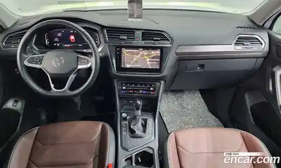 Volkswagen Tiguan 2023 2.0 Автомат в Москве № 199001, миниатюра 6