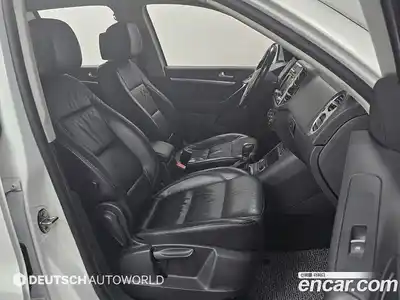 Volkswagen Tiguan 2016 2.0 Автомат в Москве № 199313, миниатюра 10