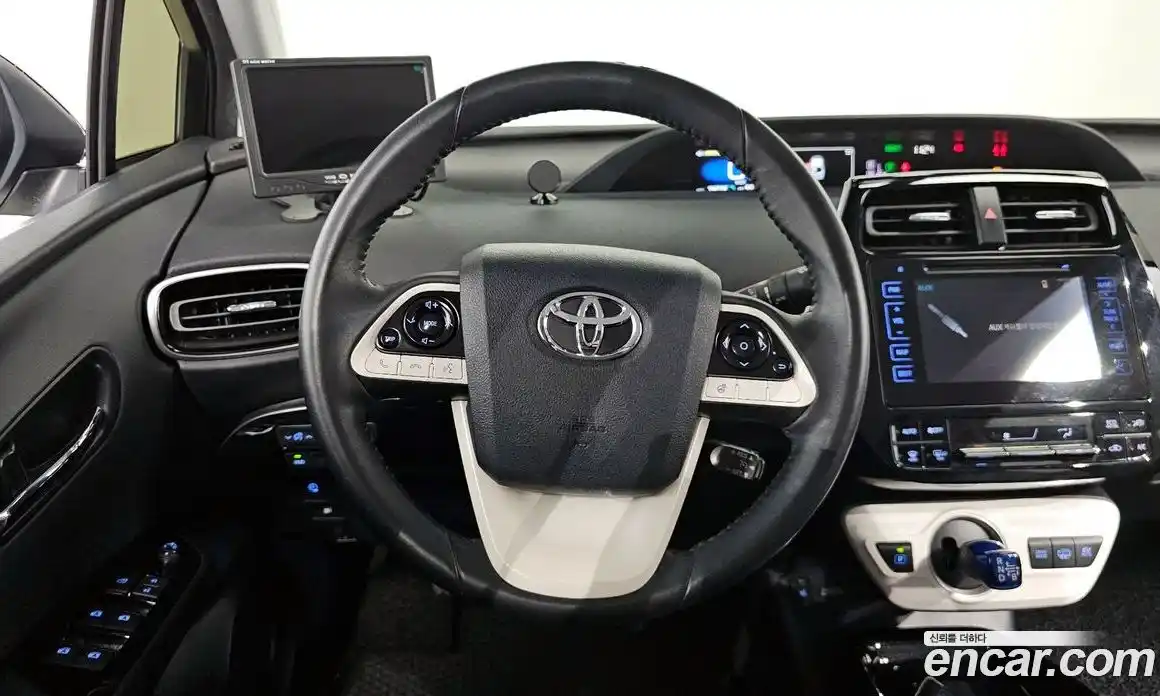 Toyota Prius 2017 1.8 Автомат в Москве № 199616, фото 13