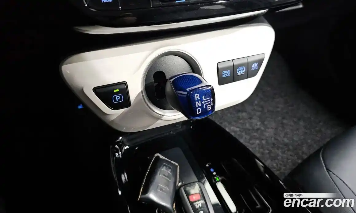 Toyota Prius 2017 1.8 Автомат в Москве № 199616, фото 14