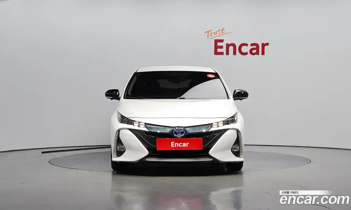 Toyota Prius 2017 1.8 Автомат в Москве № 199616, фото 3