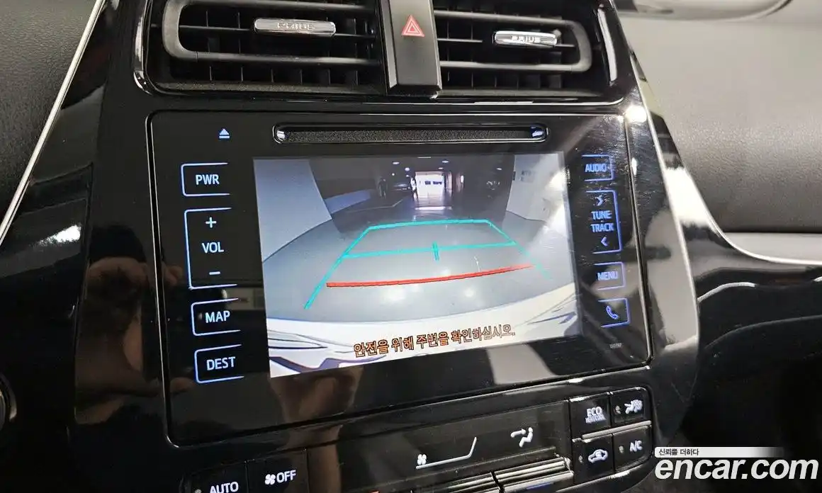 Toyota Prius 2017 1.8 Автомат в Москве № 199616, фото 10