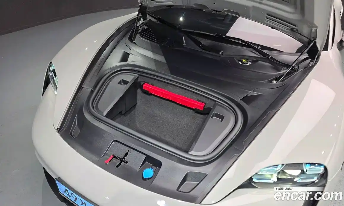 Porsche Taycan 2023 0.1 Автомат в Москве № 213091, фото 20