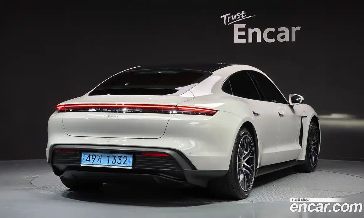 Porsche Taycan 2023 0.1 Автомат в Москве № 213091, фото 3