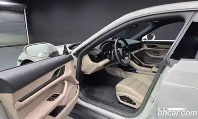 Porsche Taycan 2023 0.1 Автомат в Москве № 213091, миниатюра 9