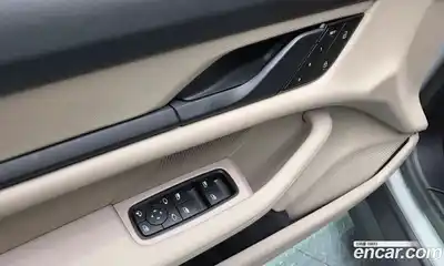 Porsche Taycan 2023 0.1 Автомат в Москве № 213091, миниатюра 10