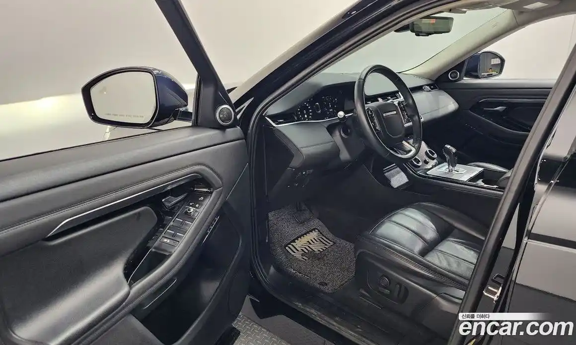 Land Rover Range-Rover Evoque 2020 2.0 Автомат в Москве № 213335, фото 12