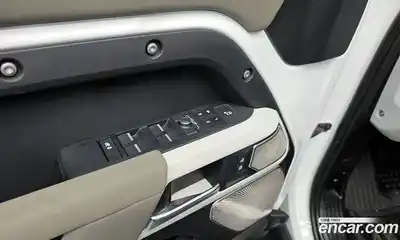Land Rover Defender 2022 2.0 Автомат в Москве № 213355, миниатюра 11