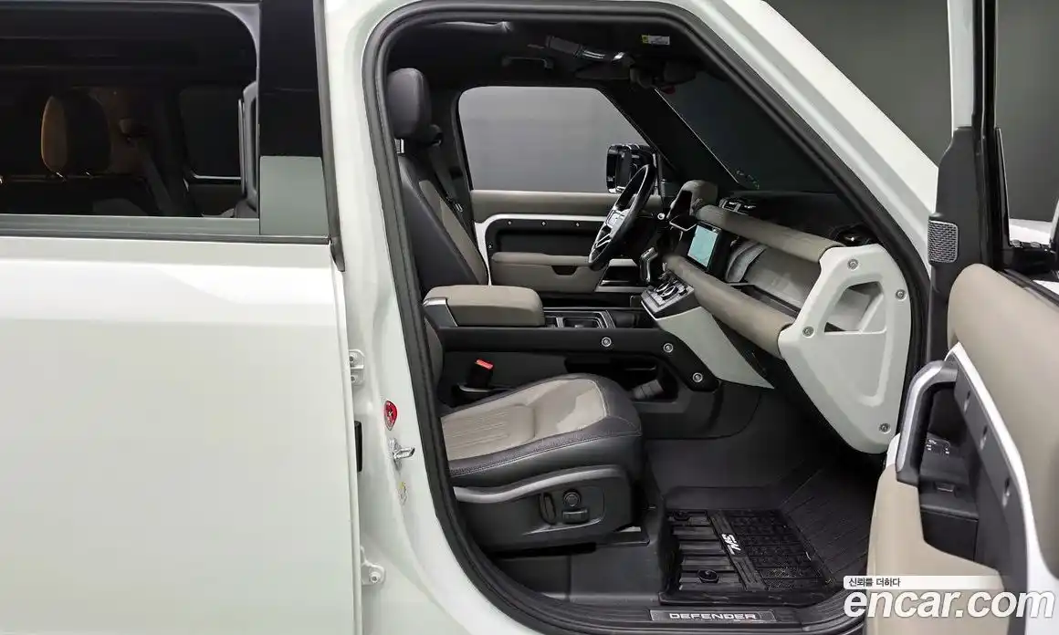 Land Rover Defender 2022 2.0 Автомат в Москве № 213355, фото 20