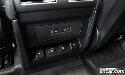 Land Rover Defender 2022 2.0 Автомат в Москве № 213355, миниатюра 4