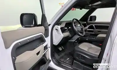 Land Rover Defender 2022 2.0 Автомат в Москве № 213355, миниатюра 9