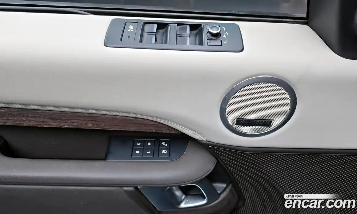 Land Rover Discovery 2017 2.0 Автомат в Москве № 213522, фото 17