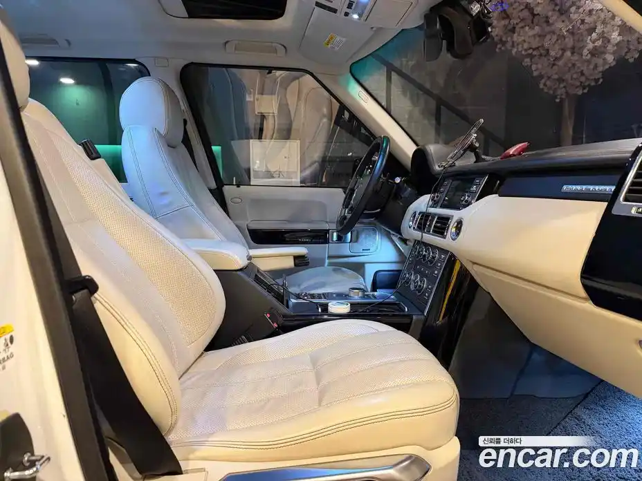 Land Rover Range-Rover 2012 4.4 Автомат в Москве № 213729, фото 15