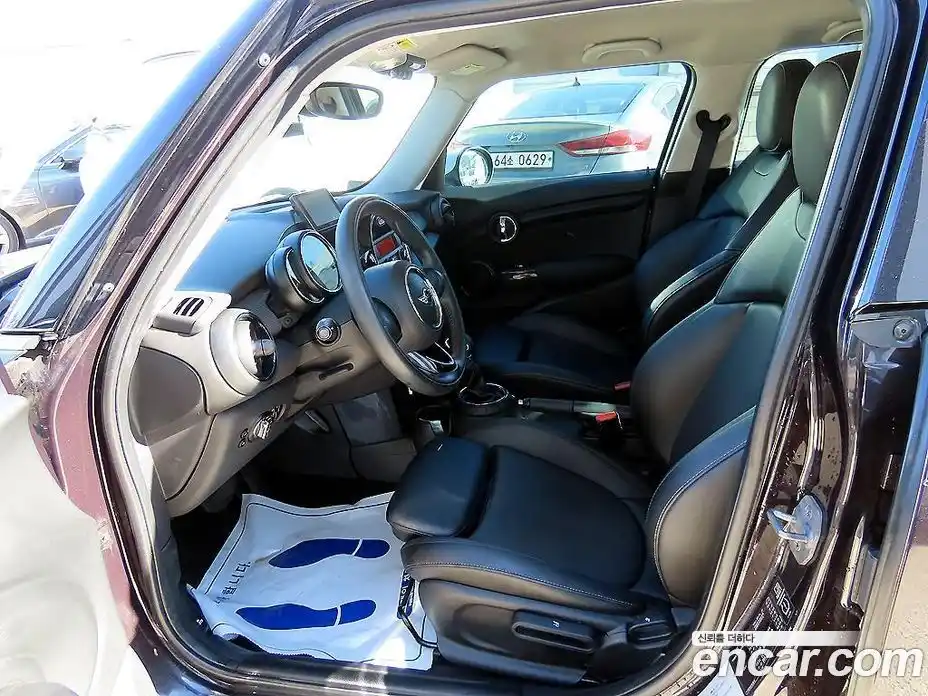 Mini Cooper 2015 1.5 Автомат в Москве № 214147, фото 5