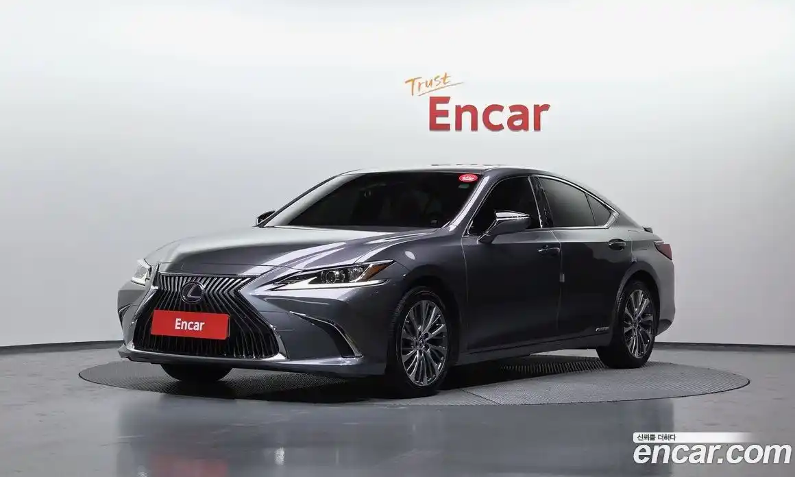 Lexus ES 2019 2.5 Автомат в Москве № 214668, фото 1