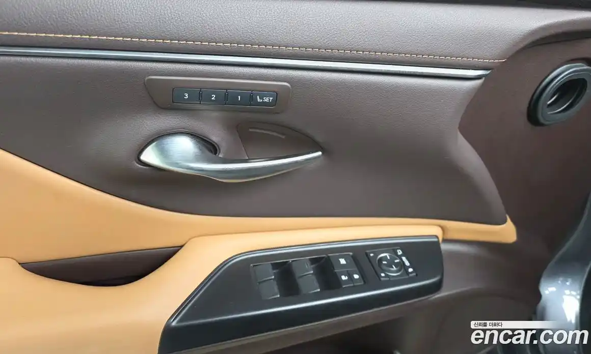 Lexus ES 2019 2.5 Автомат в Москве № 214668, фото 17