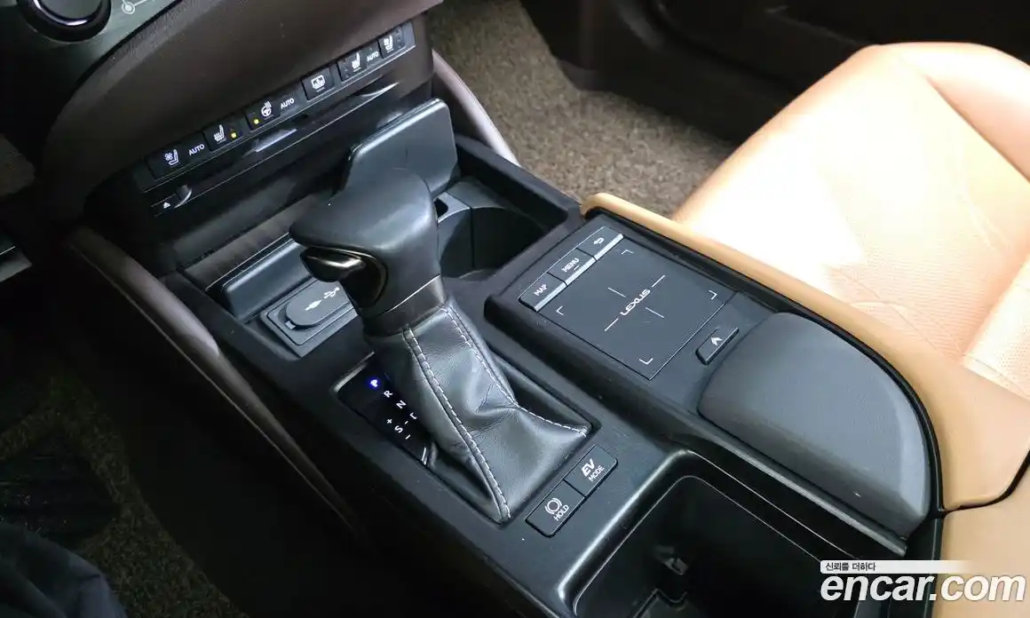 Lexus ES 2019 2.5 Автомат в Москве № 214668, фото 9