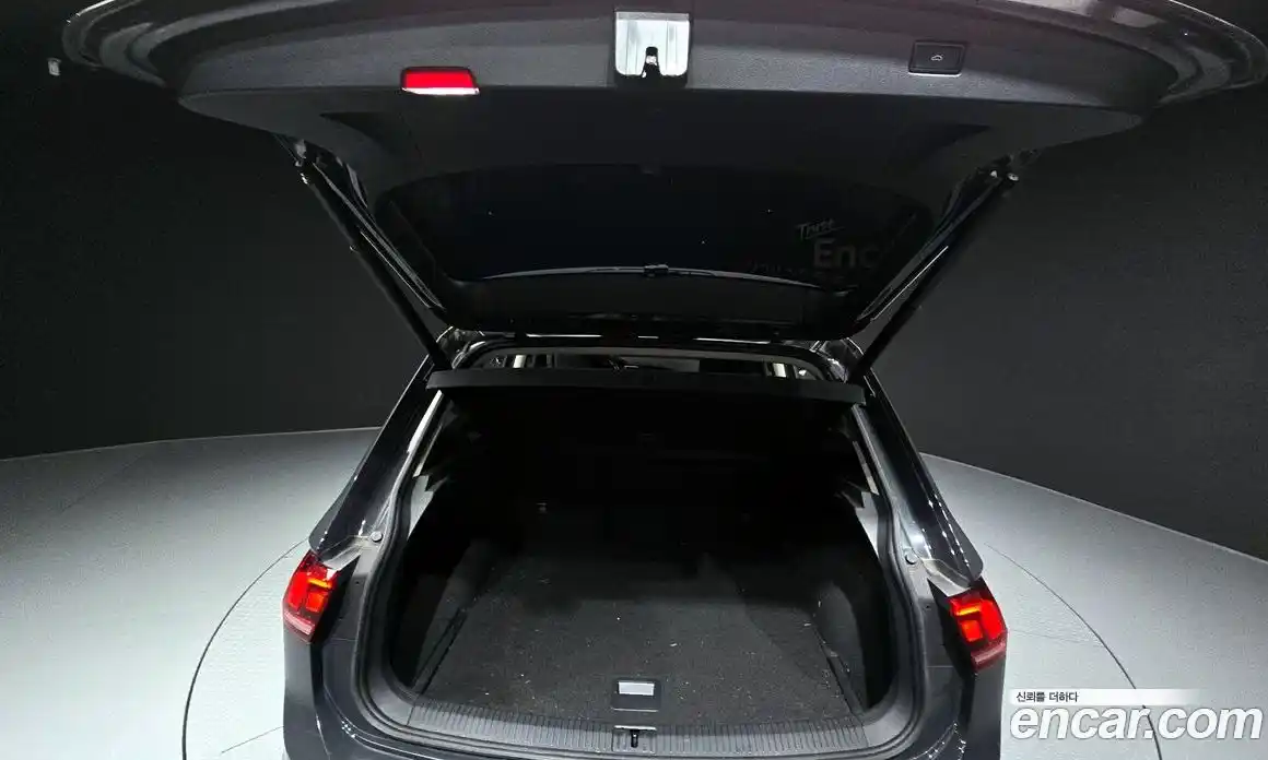 Volkswagen Tiguan 2021 2.0 Автомат в Москве № 214962, фото 18