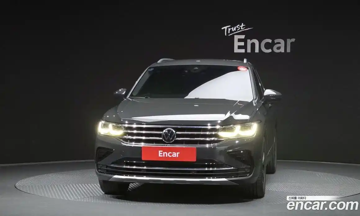 Volkswagen Tiguan 2021 2.0 Автомат в Москве № 214962, фото 4