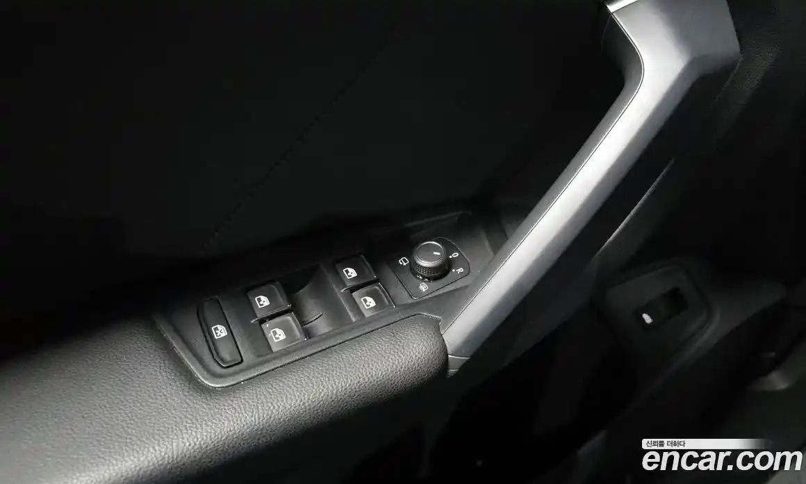 Volkswagen Tiguan 2021 2.0 Автомат в Москве № 214962, фото 5