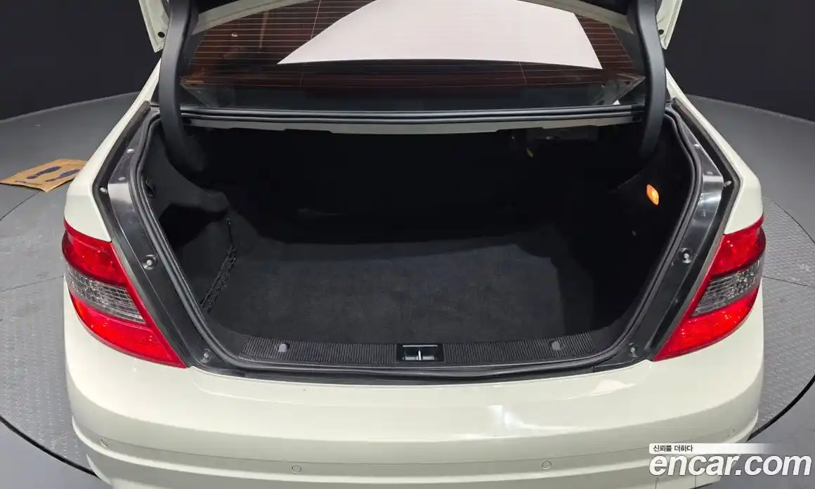 Mercedes-Benz C-Class 2010 2.5 Автомат в Москве № 215956, фото 14