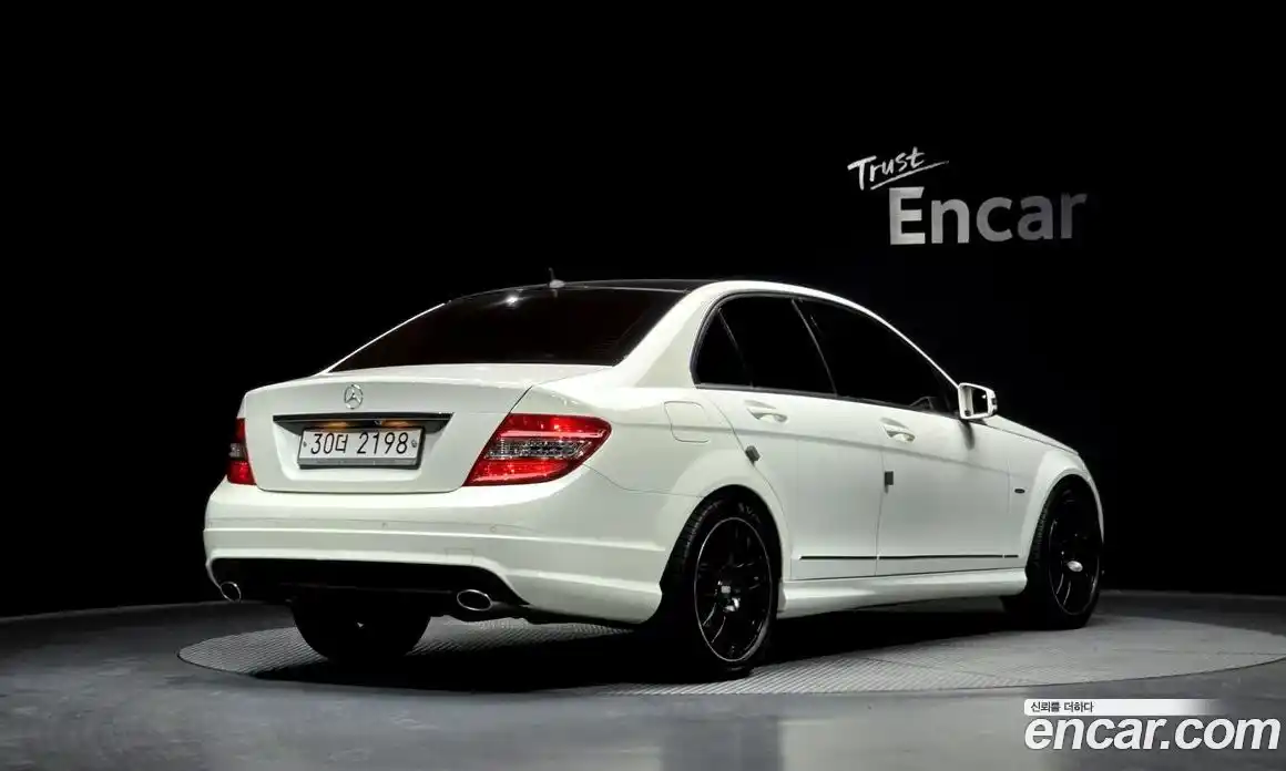 Mercedes-Benz C-Class 2010 2.5 Автомат в Москве № 215956, фото 15