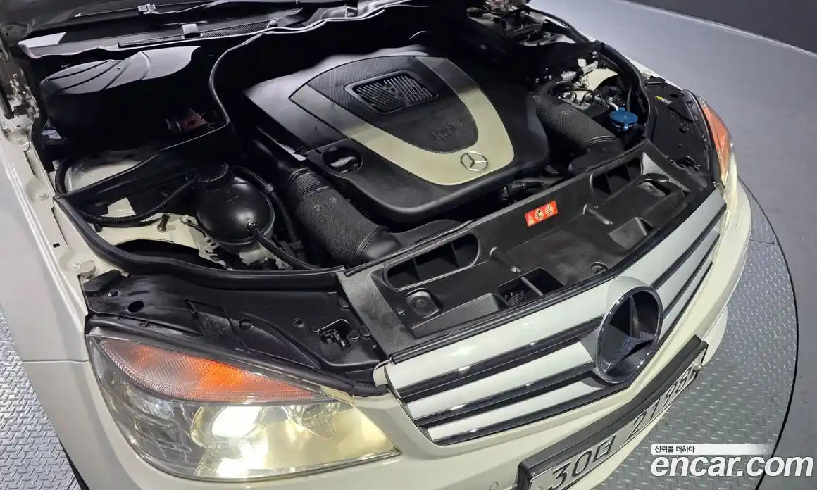 Mercedes-Benz C-Class 2010 2.5 Автомат в Москве № 215956, фото 19