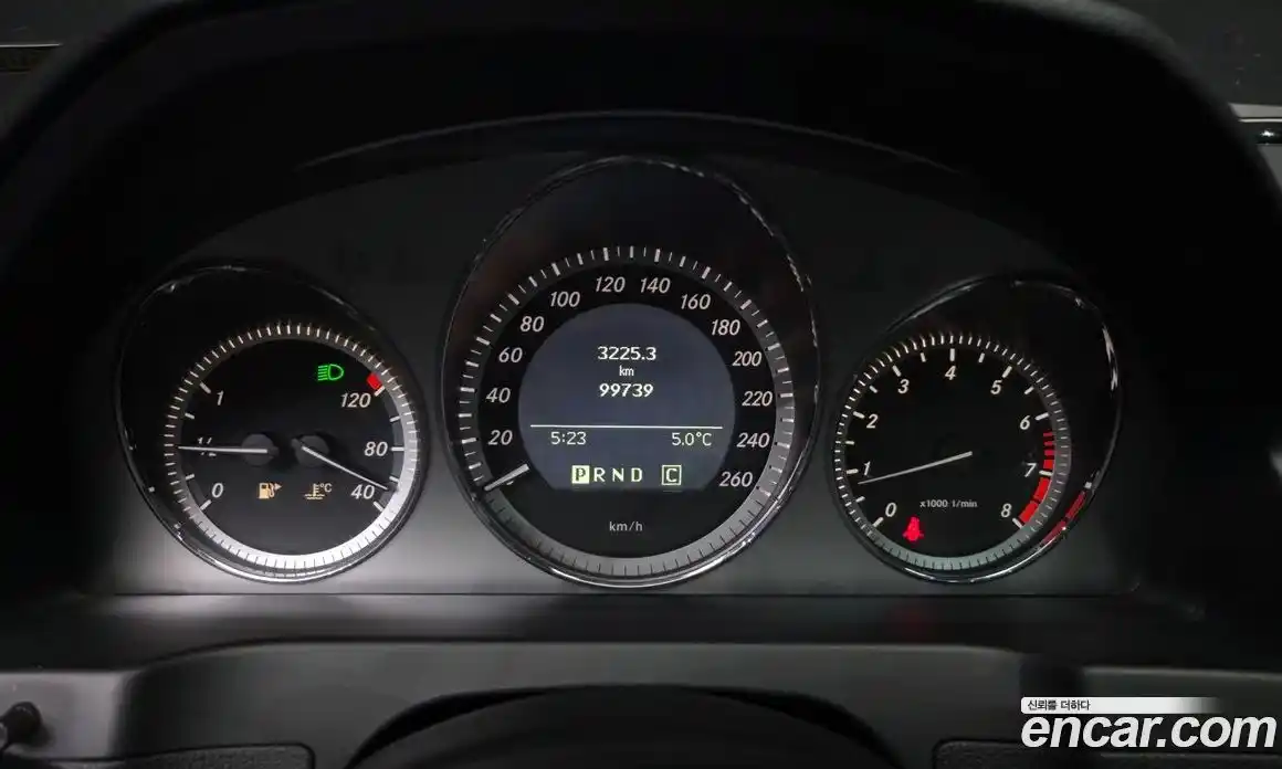 Mercedes-Benz C-Class 2010 2.5 Автомат в Москве № 215956, фото 6