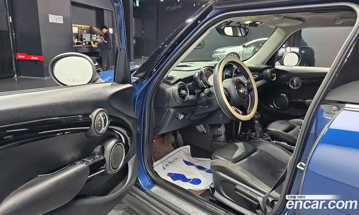 Mini Cooper 2015 2.0 Автомат в Москве № 221601, фото 4