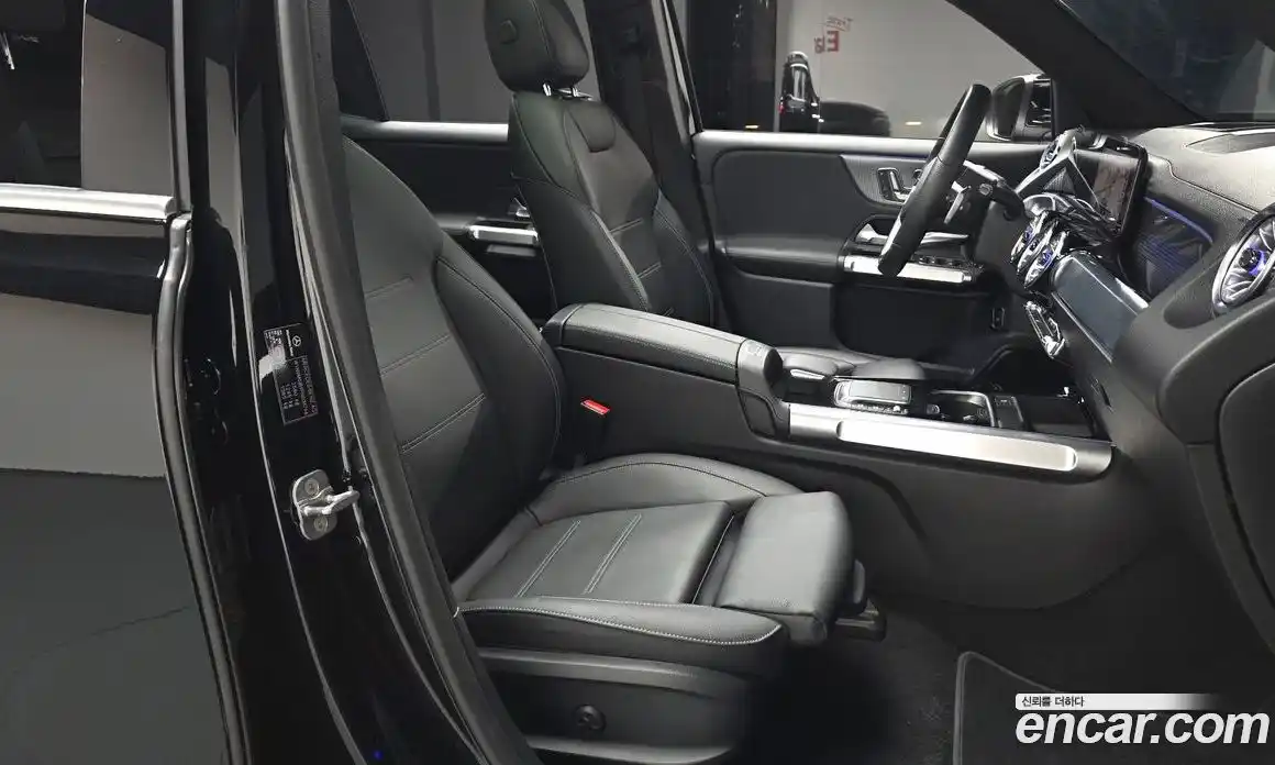 Mercedes-Benz EQB 2023 0.2 Автомат в Москве № 223170, фото 7