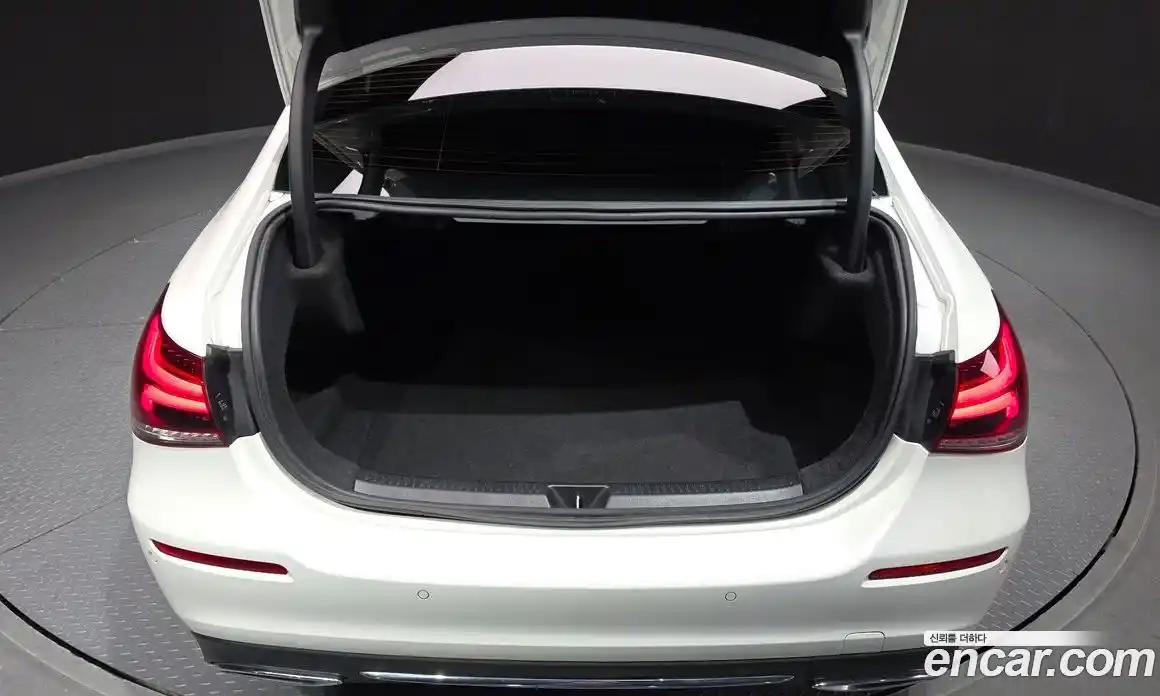 Mercedes-Benz A-Class 2023 2.0 Автомат в Москве № 224763, фото 11