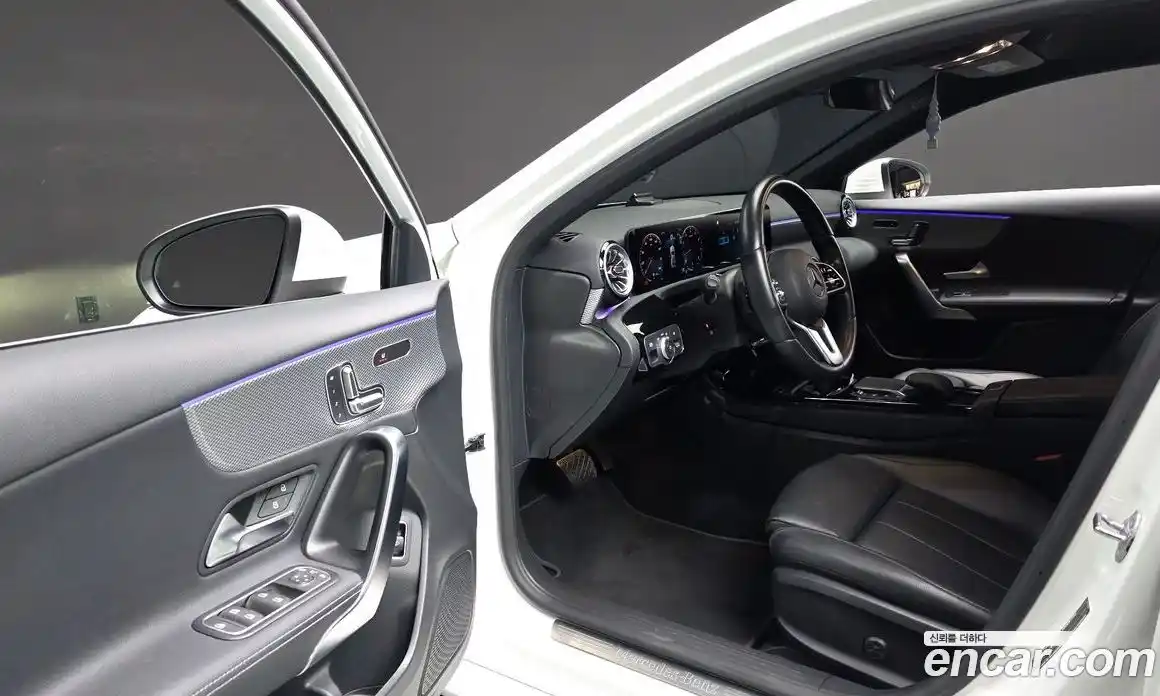 Mercedes-Benz A-Class 2023 2.0 Автомат в Москве № 224763, фото 20