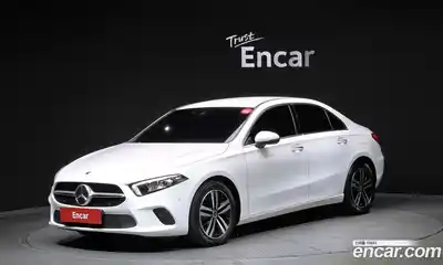 Mercedes-Benz A-Class 2023 2.0 Автомат в Москве № 224763, миниатюра 2
