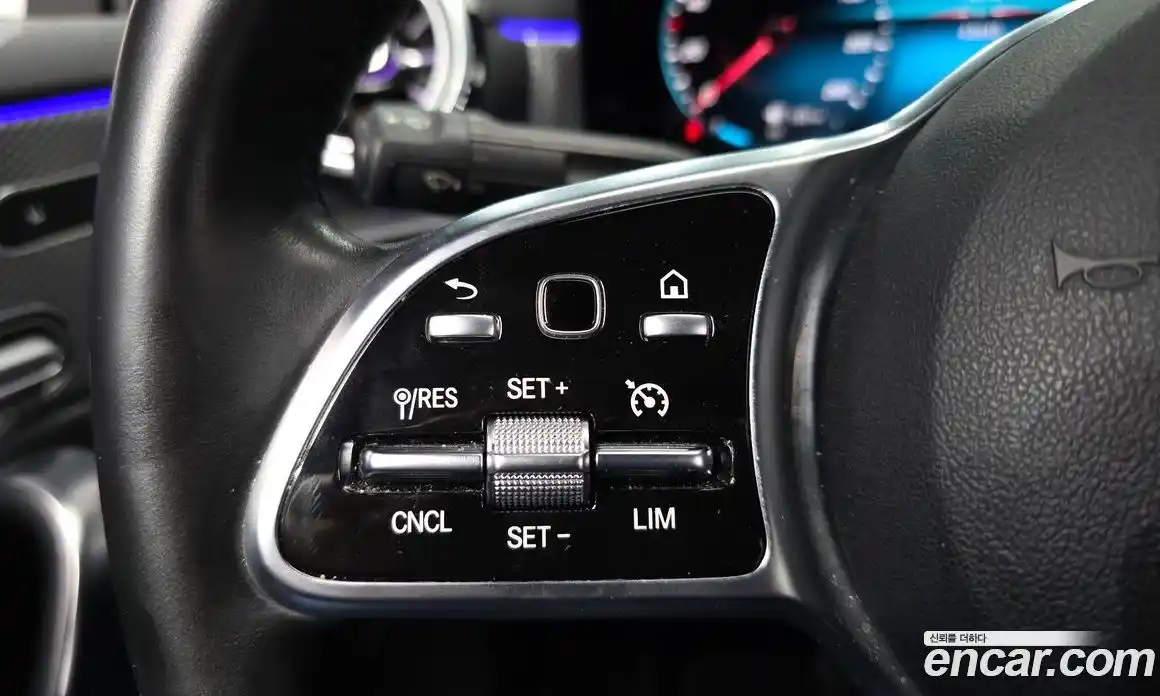 Mercedes-Benz A-Class 2023 2.0 Автомат в Москве № 224763, фото 3