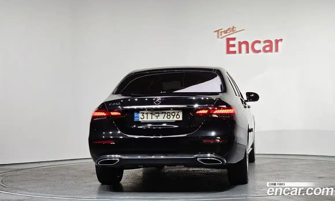 Mercedes-Benz E-Class 2022 2.0 Автомат в Москве № 229639, фото 11