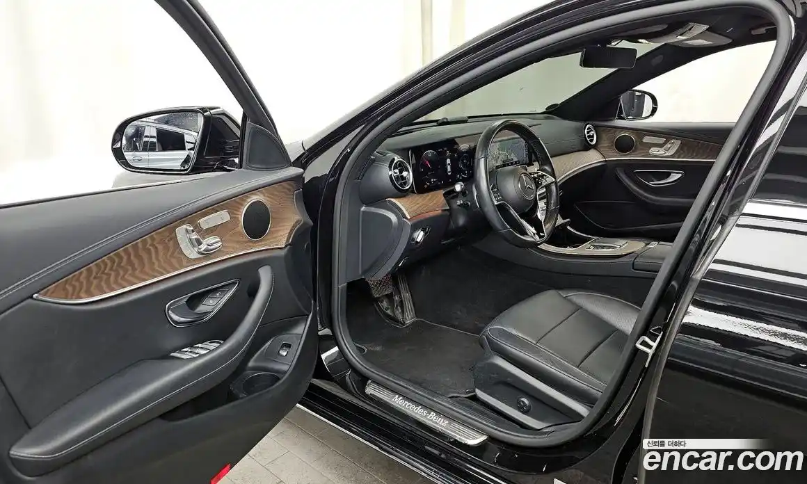 Mercedes-Benz E-Class 2022 2.0 Автомат в Москве № 229639, фото 18