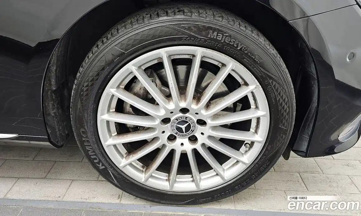 Mercedes-Benz E-Class 2022 2.0 Автомат в Москве № 229639, фото 5