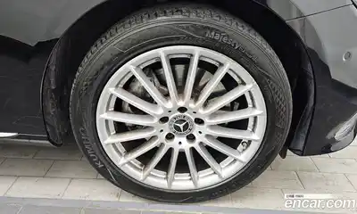 Mercedes-Benz E-Class 2022 2.0 Автомат в Москве № 229639, миниатюра 5