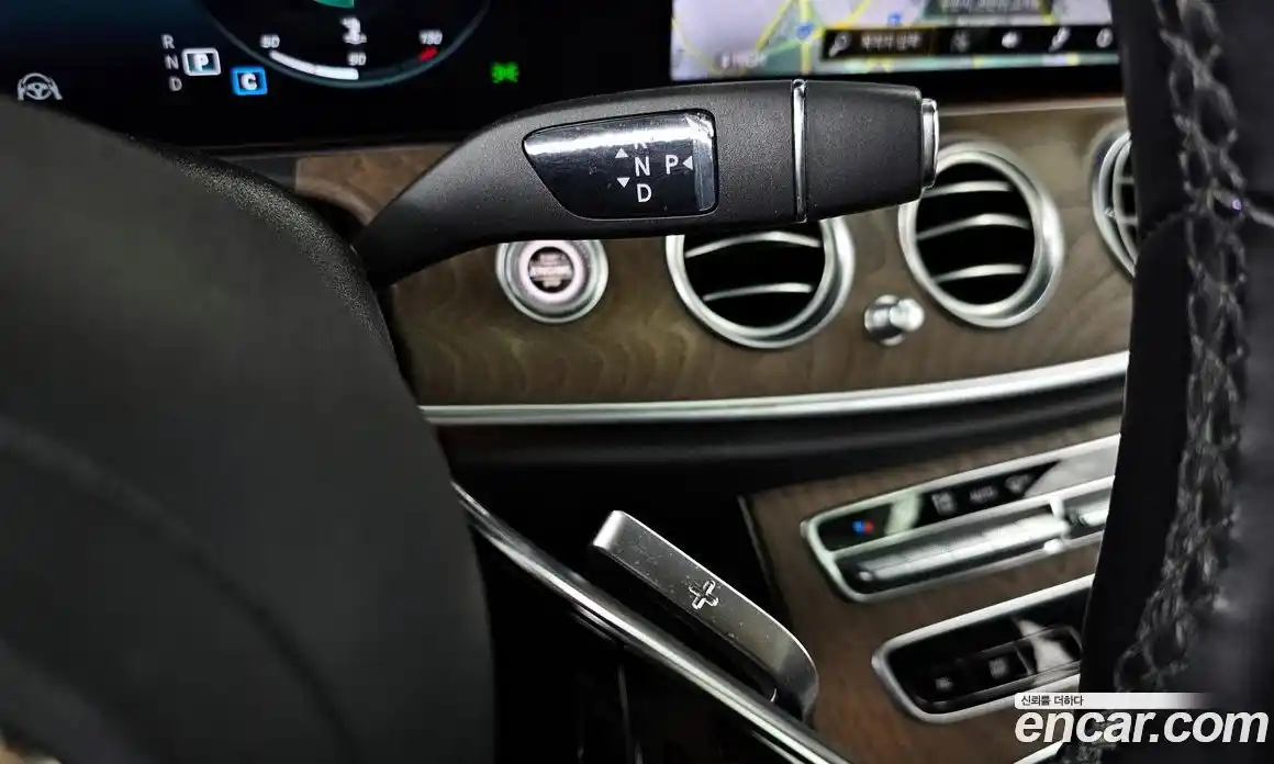 Mercedes-Benz E-Class 2022 2.0 Автомат в Москве № 229639, фото 9