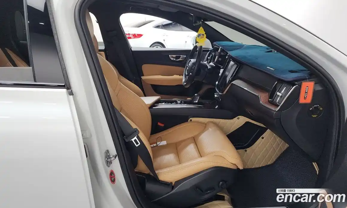 Volvo V60 2021 2.0 Автомат в Москве № 230615, фото 11