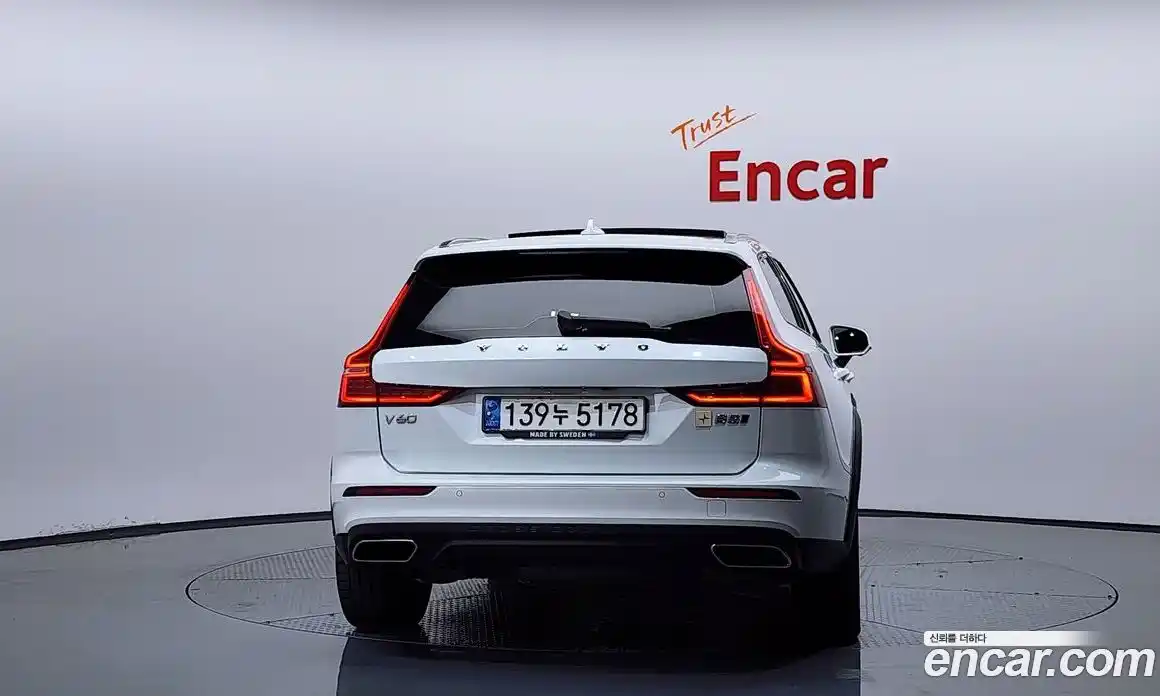 Volvo V60 2021 2.0 Автомат в Москве № 230615, фото 4