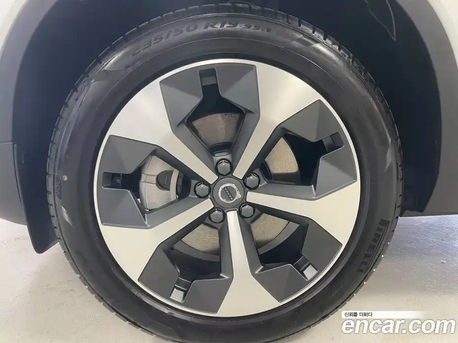 Volvo XC40 2025 2.0 Автомат в Москве № 230691, фото 5