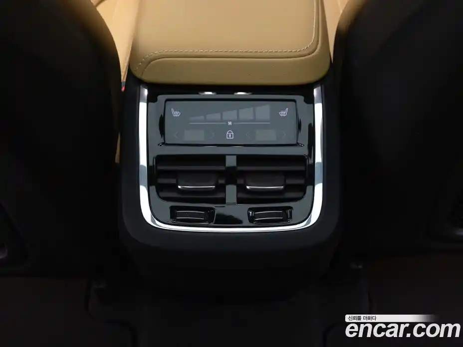 Volvo XC60 2024 2.0 Автомат в Москве № 230865, фото 16