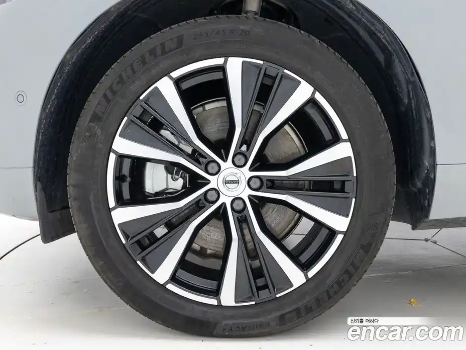 Volvo XC60 2024 2.0 Автомат в Москве № 230865, фото 5