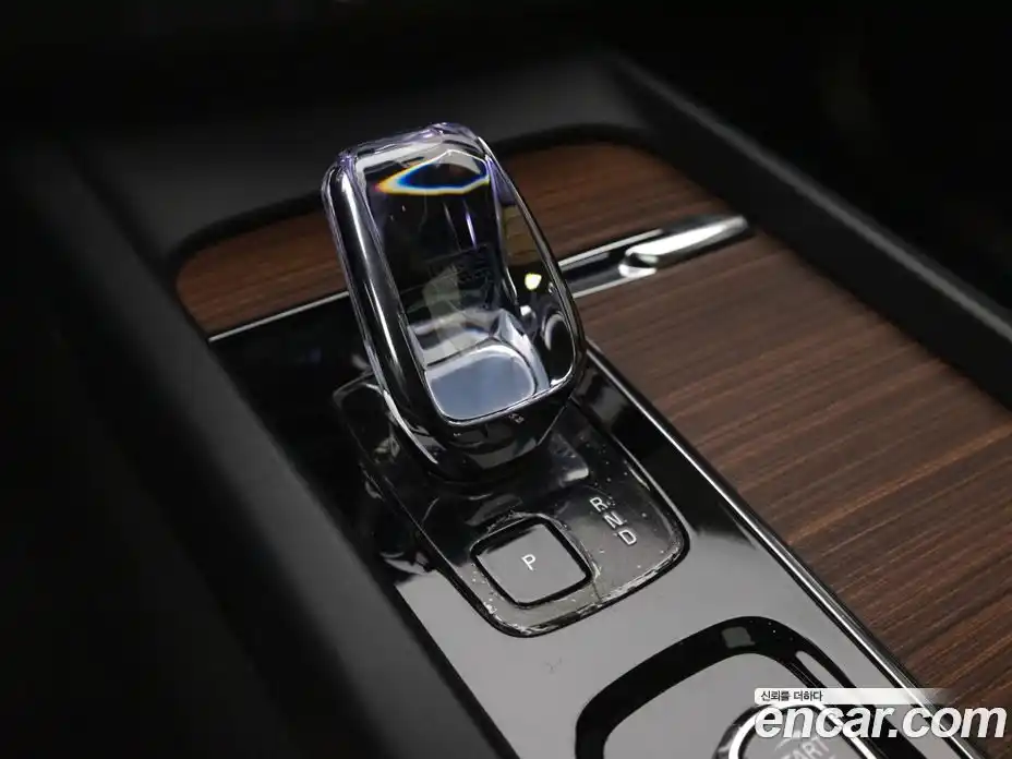 Volvo XC60 2024 2.0 Автомат в Москве № 230865, фото 9