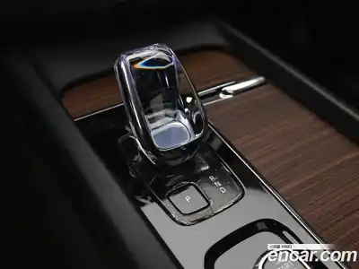 Volvo XC60 2024 2.0 Автомат в Москве № 230865, миниатюра 9