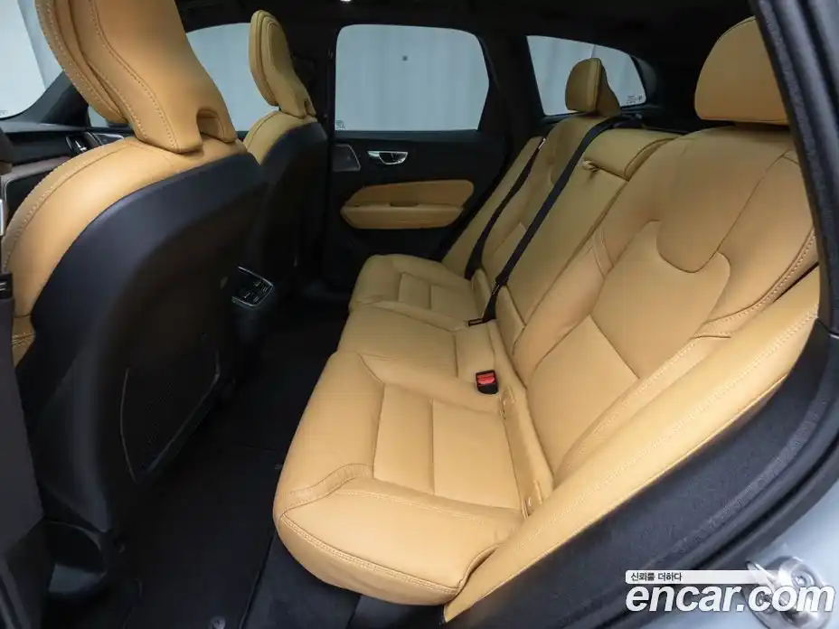 Volvo XC60 2024 2.0 Автомат в Москве № 230865, фото 10