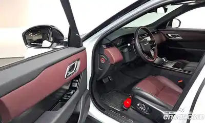 Land Rover Range-Rover Velar, 2025